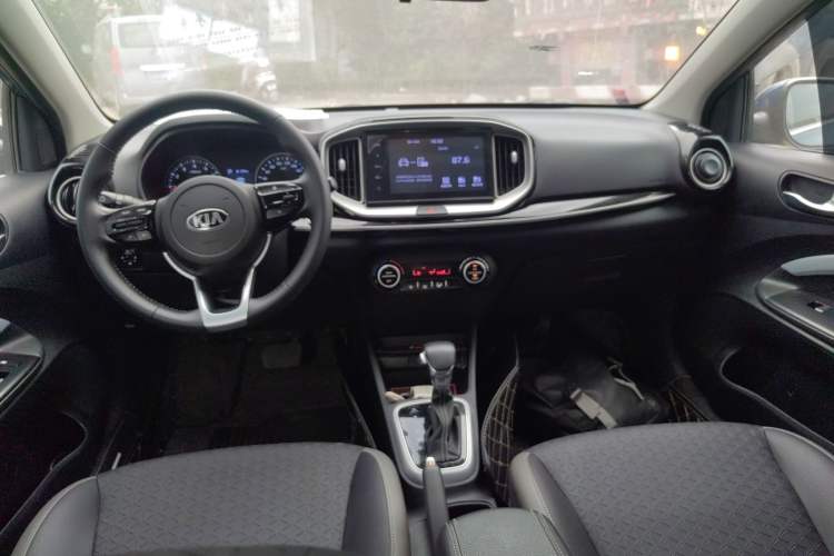 Used Kia kx1 Stonic 2019 1.4L Automatic Fun Edition China V Standard Center Console