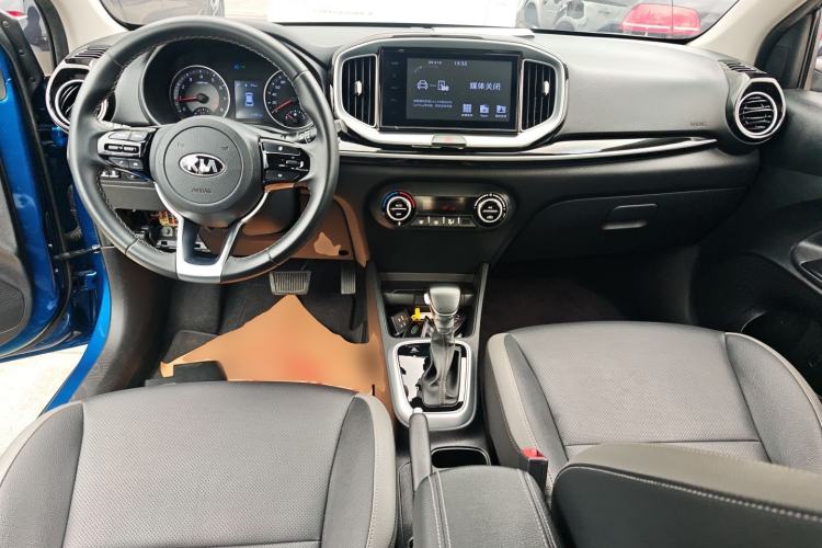 Used Kia kx1 Stonic 2019 1.4L Automatic Sport Edition China VI Center Console