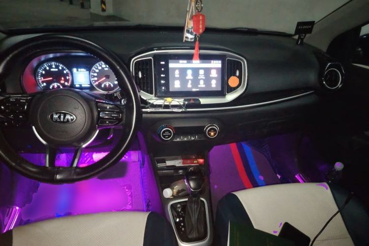 Used Kia kx1 Stonic 2019 1.4L Automatic Fun Edition China V Standard Center Console