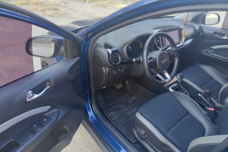Used Kia kx1 Stonic 2019 1.4L Automatic Fun Edition China VI Driver Seat