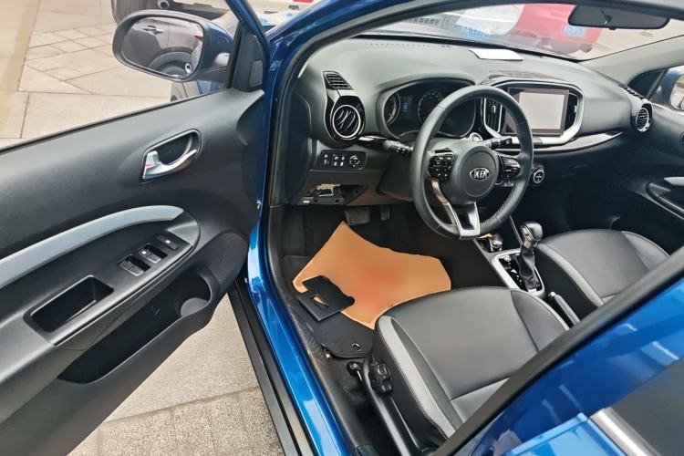 Used Kia kx1 Stonic 2019 1.4L Automatic Sport Edition China VI Driver Seat