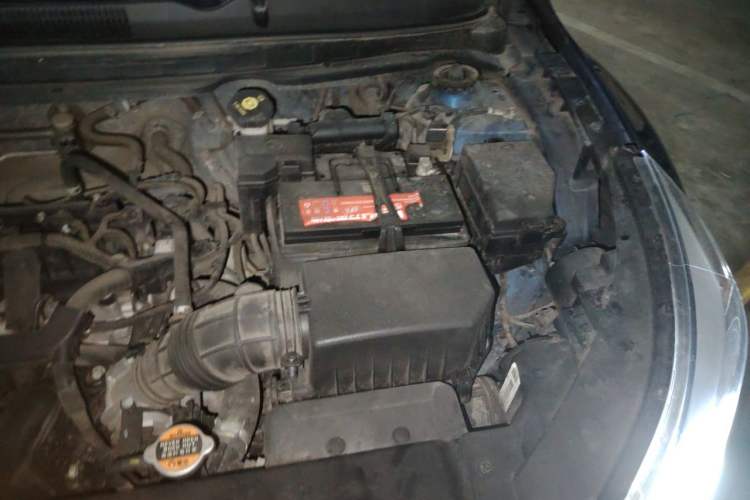 Used Kia kx1 Stonic 2019 1.4L Automatic Fun Edition China V Standard Engine Bay Left