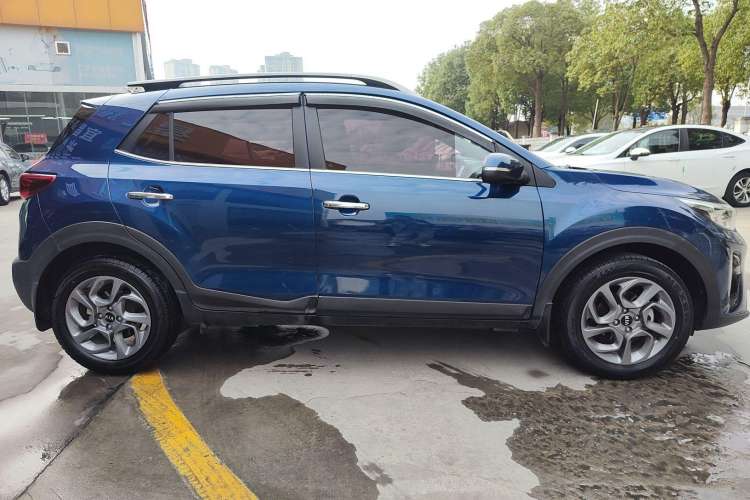 Used Kia kx1 Stonic 2019 1.4L Automatic Fun Edition China V Standard Exterior 3