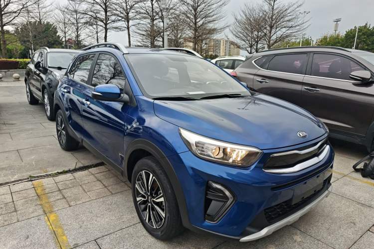 Used Kia kx1 Stonic 2019 1.4L Automatic Sport Edition China VI Front Right 45 Deg