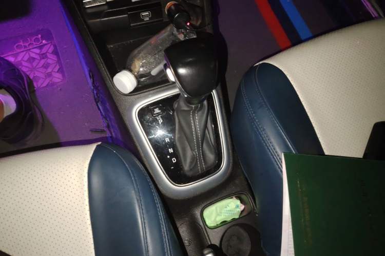 Used Kia kx1 Stonic 2019 1.4L Automatic Fun Edition China V Standard Gear Lever