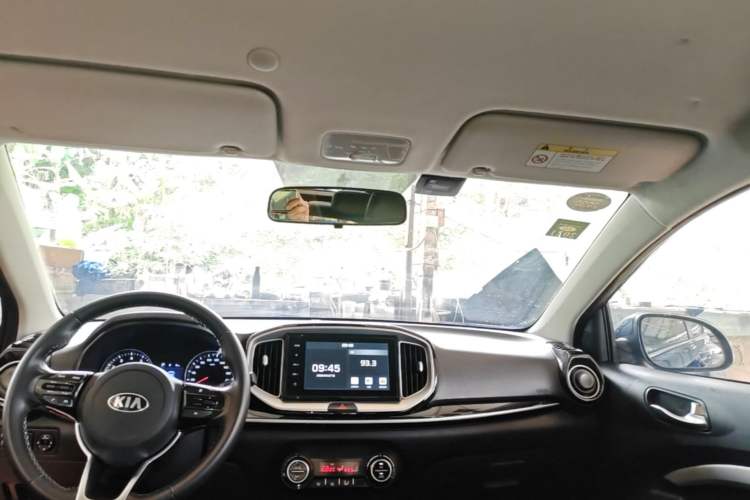 Used Kia kx1 Stonic 2019 1.4L Automatic Sport Edition China VI Headliner