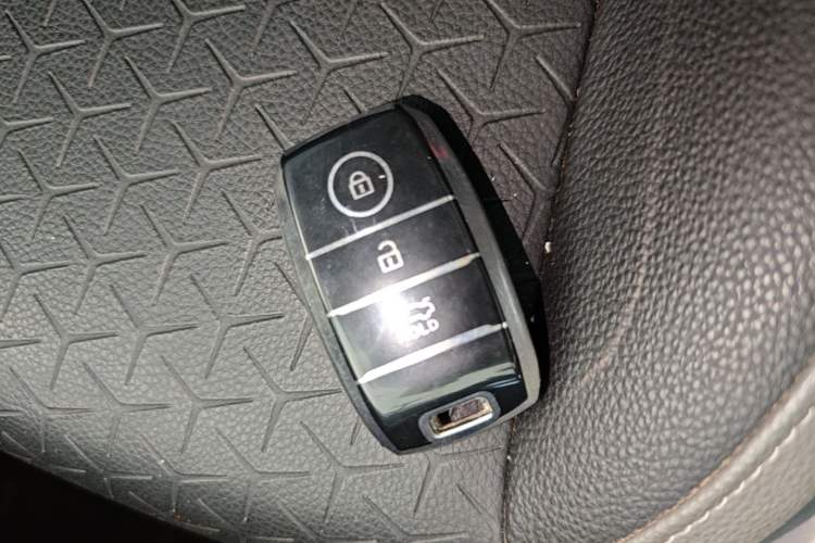 Used Kia kx1 Stonic 2019 1.4L Automatic Fun Edition China V Standard Interior 1