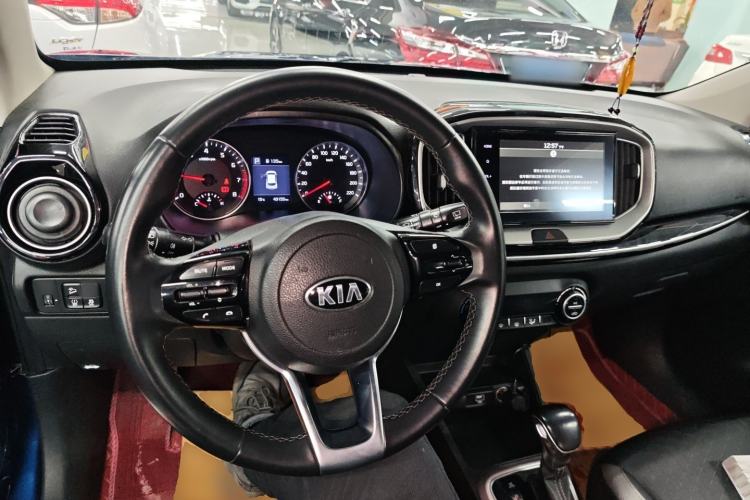 Used Kia kx1 Stonic 2019 1.4L Automatic Sport Edition China VI Interior 2