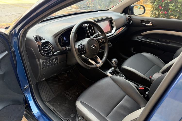Used Kia kx1 Stonic 2019 1.4L Automatic Fun Edition China VI Interior 3