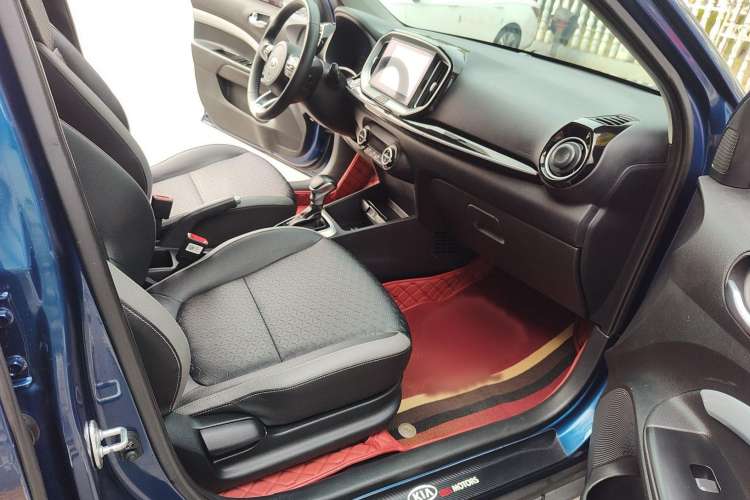 Used Kia kx1 Stonic 2019 1.4L Automatic Fun Edition China V Standard Interior 3