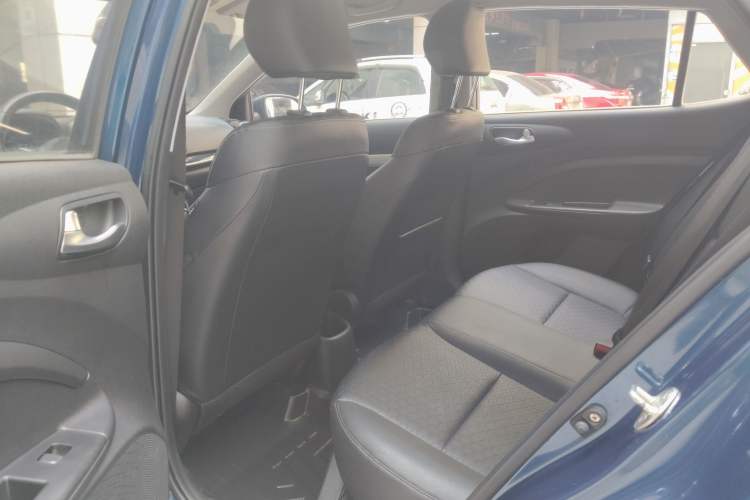 Used Kia kx1 Stonic 2019 1.4L Automatic Sport Edition China VI Interior 4
