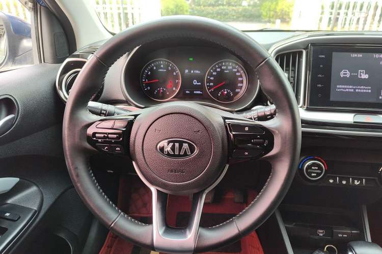 Used Kia kx1 Stonic 2019 1.4L Automatic Fun Edition China V Standard Interior 6