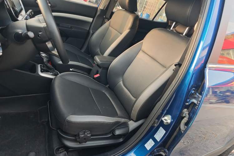 Used Kia kx1 Stonic 2019 1.4L Automatic Fun Edition China VI Left Front Seat
