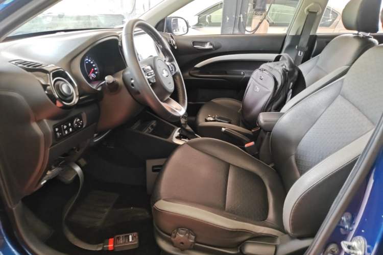 Used Kia kx1 Stonic 2019 1.4L Automatic Sport Edition China VI Left Front Seat