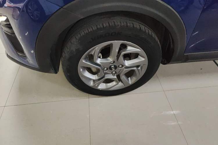 Used Kia kx1 Stonic 2019 1.4L Automatic Sport Edition China VI Left Front Wheel Hub