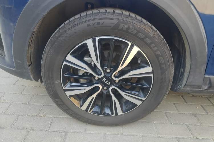 Used Kia kx1 Stonic 2019 1.4L Automatic Fun Edition China VI Left Front Wheel Hub