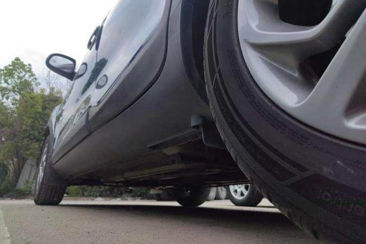 Used Kia kx1 Stonic 2019 1.4L Automatic Fun Edition China V Standard Left Side Sill
