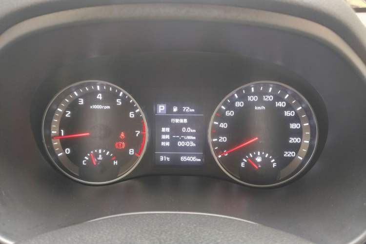 Used Kia kx1 Stonic 2019 1.4L Automatic Sport Edition China VI Odometer Close Up