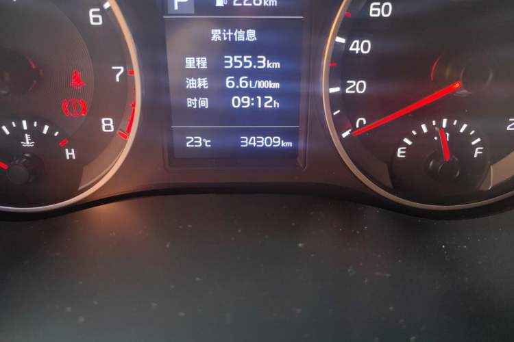 Used Kia kx1 Stonic 2019 1.4L Automatic Fun Edition China VI Odometer Close Up