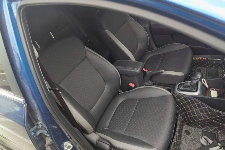 Used Kia kx1 Stonic 2019 1.4L Automatic Fun Edition China V Standard Right Front Seat