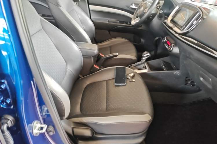 Used Kia kx1 Stonic 2019 1.4L Automatic Sport Edition China VI Right Front Seat