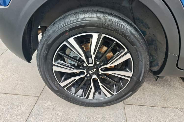 Used Kia kx1 Stonic 2019 1.4L Automatic Sport Edition China VI Right Rear Wheel Hub