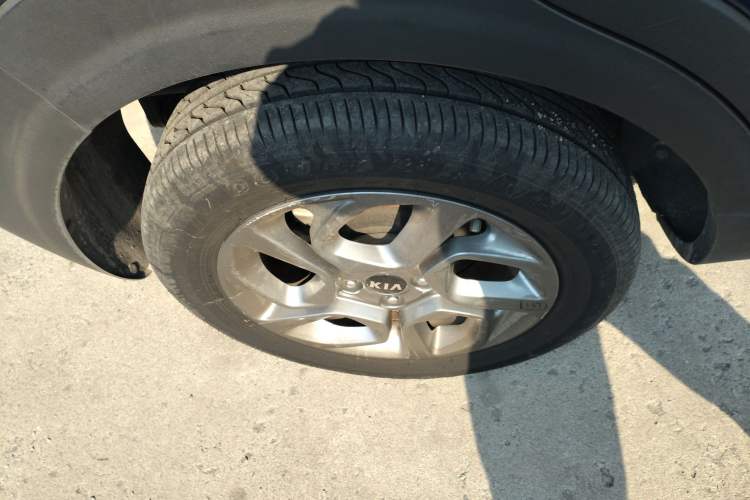 Used Kia kx1 Stonic 2019 1.4L Automatic Fun Edition China V Standard Right Rear Wheel Hub