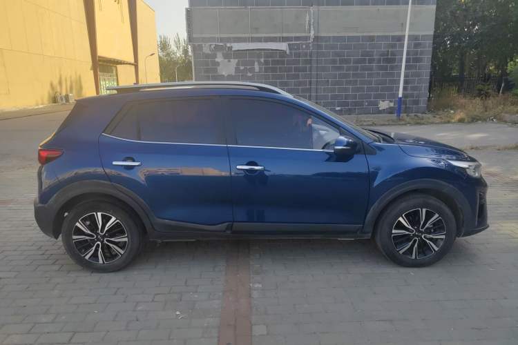 Used Kia kx1 Stonic 2019 1.4L Automatic Fun Edition China VI Right Side
