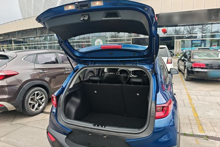 Used Kia kx1 Stonic 2019 1.4L Automatic Sport Edition China VI Trunk