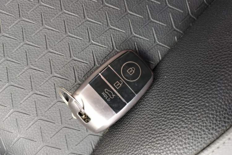 Used Kia kx1 Stonic 2019 1.4L Automatic Fun Edition China V Standard Vehicle Key