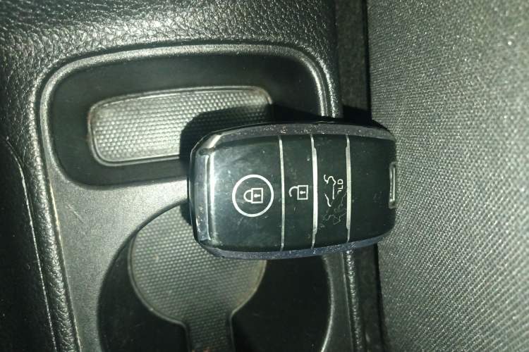 Used Kia kx1 Stonic 2019 1.4L Automatic Fun Edition China V Standard Vehicle Key