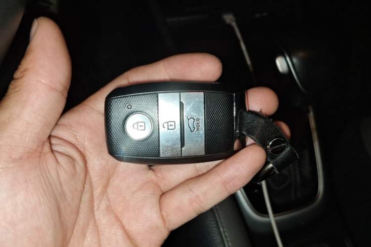 Used Kia kx1 Stonic 2019 1.4L Automatic Fun Edition China VI Vehicle Key