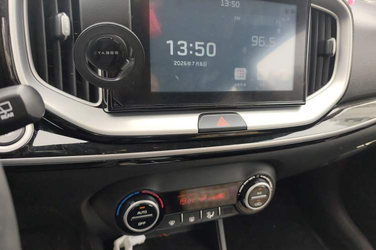 Used Kia kx1 Stonic 2019 1.4L Automatic Fun Edition China VI Audio And AC Panel