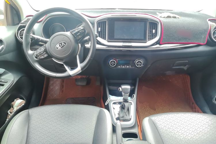 Used Kia kx1 Stonic 2019 1.4L Automatic Fun Edition China VI Center Console
