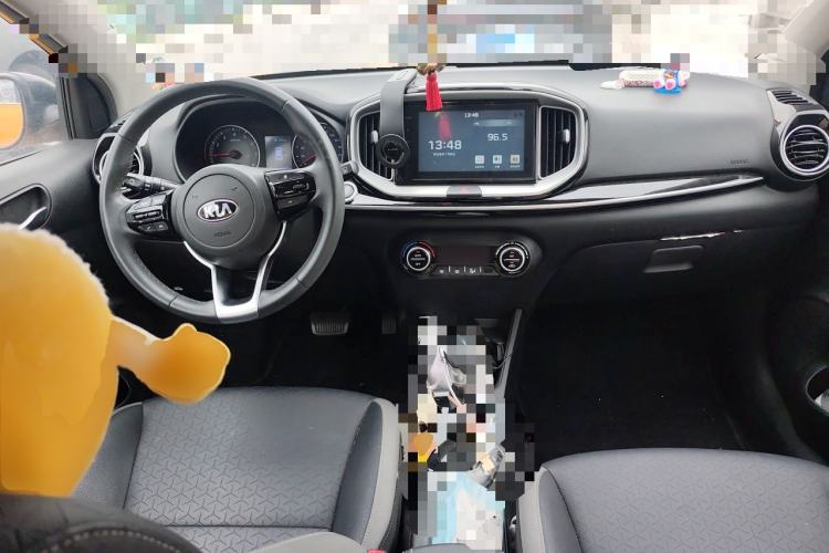 Used Kia kx1 Stonic 2019 1.4L Automatic Fun Edition China VI Center Console