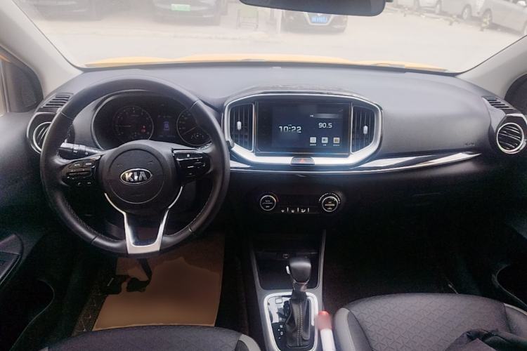 Used Kia kx1 Stonic 2019 1.4L Automatic Sport Edition China VI Center Console