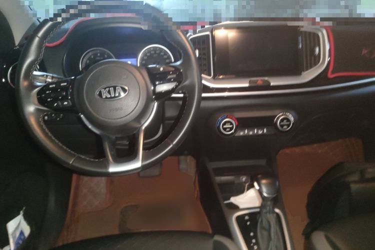 Used Kia kx1 Stonic 2019 1.4L Automatic Fun Edition China VI Center Console