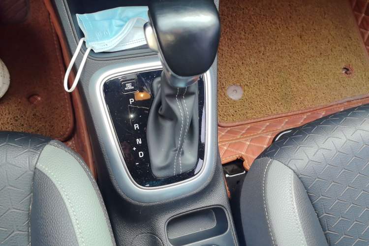 Used Kia kx1 Stonic 2019 1.4L Automatic Fun Edition China VI Gear Lever
