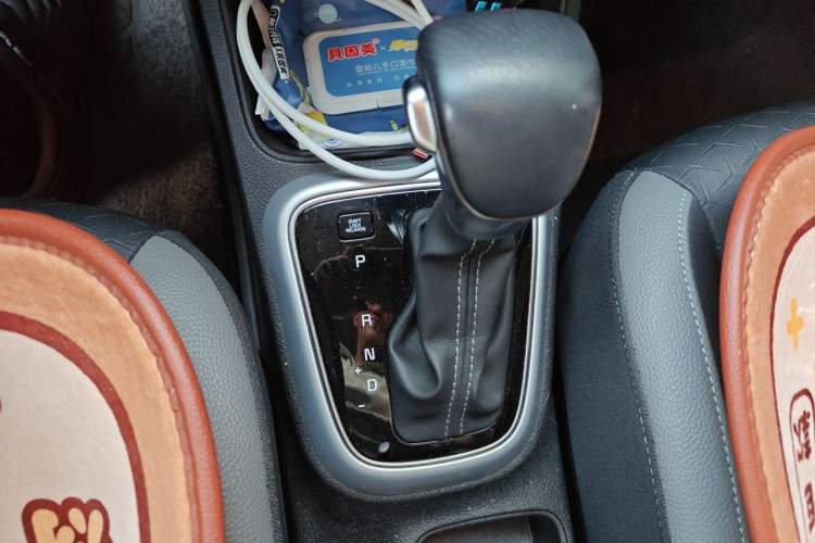 Used Kia kx1 Stonic 2019 1.4L Automatic Fun Edition China VI Gear Lever