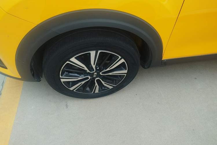 Used Kia kx1 Stonic 2019 1.4L Automatic Sport Edition China VI Left Front Wheel Hub