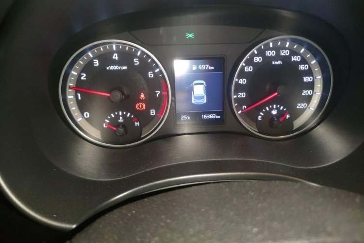 Used Kia kx1 Stonic 2019 1.4L Automatic Fun Edition China VI Odometer Close Up