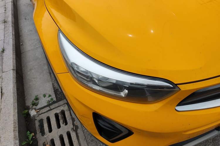 Used Kia kx1 Stonic 2019 1.4L Automatic Fun Edition China VI Right Front Headlight