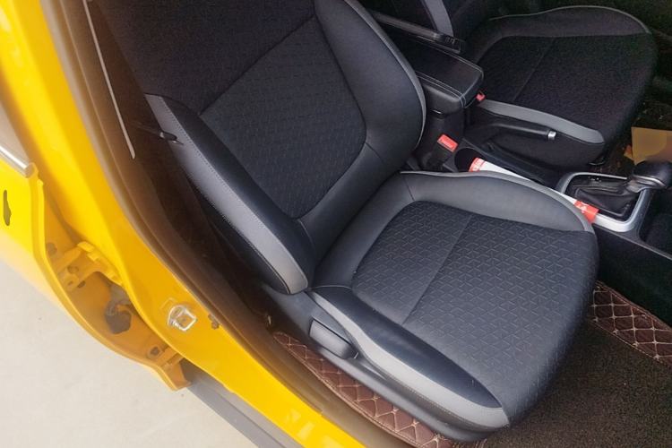 Used Kia kx1 Stonic 2019 1.4L Automatic Sport Edition China VI Right Front Seat