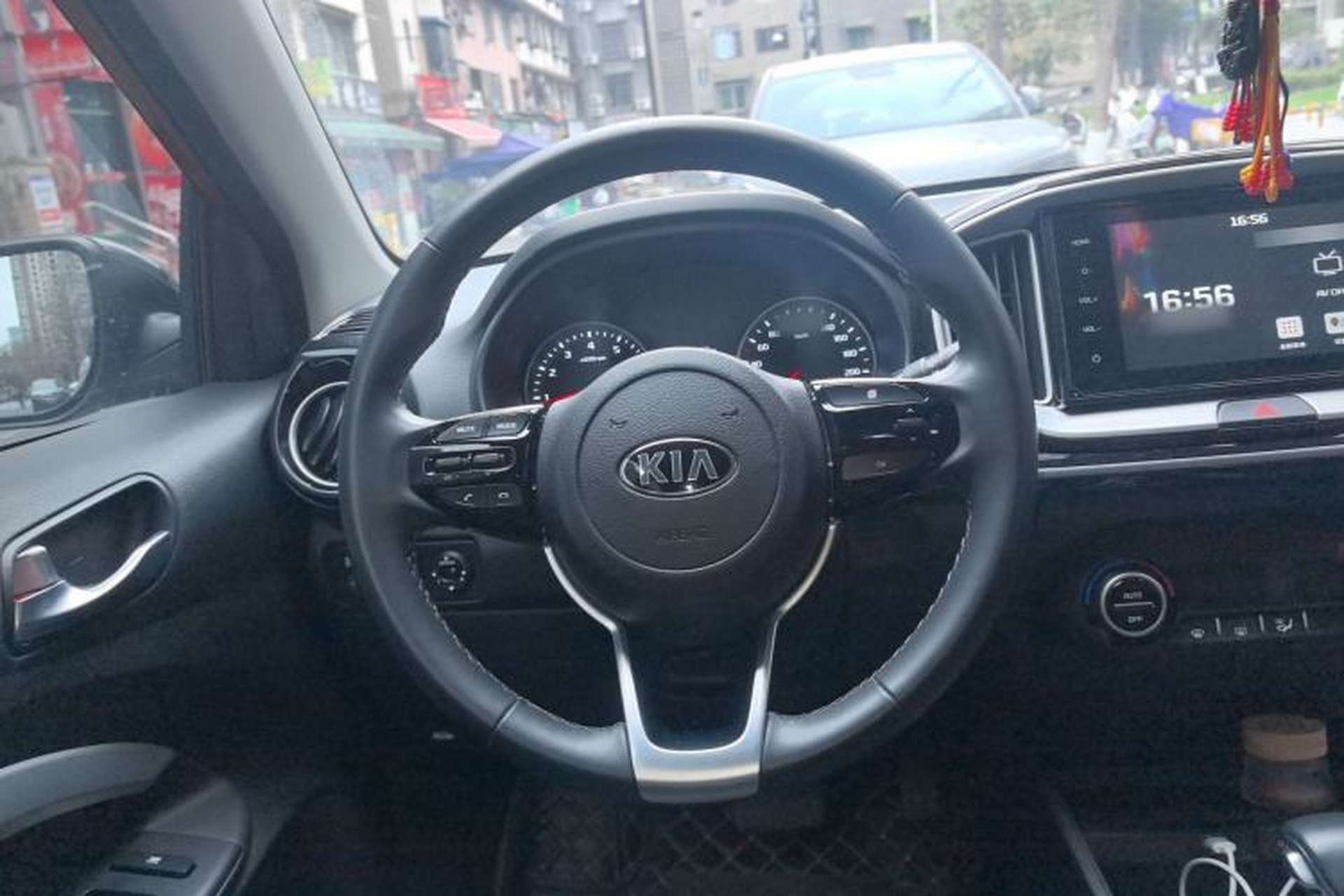 Used Kia kx1 Stonic 2019 1.4L Automatic Sport Edition China VI Steering Wheel