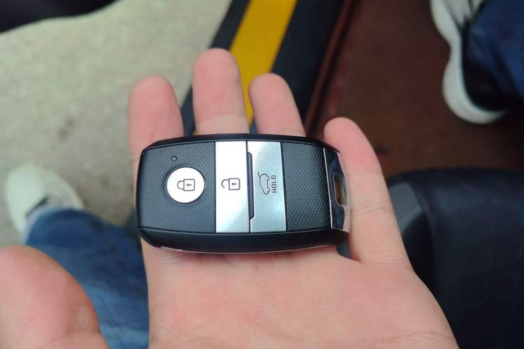 Used Kia kx1 Stonic 2019 1.4L Automatic Fun Edition China VI Vehicle Key