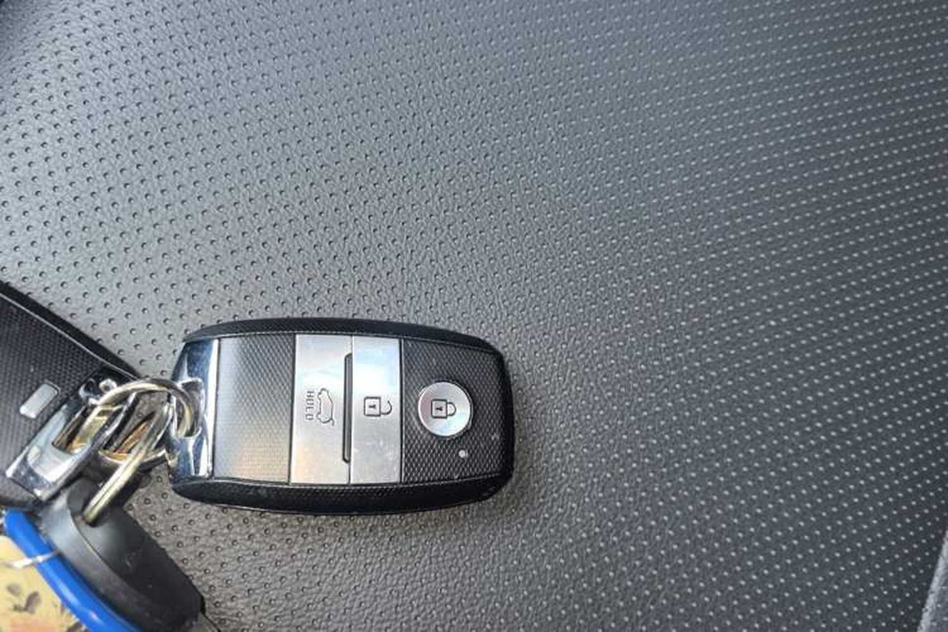 Used Kia kx1 Stonic 2019 1.4L Automatic Sport Edition China VI Vehicle Key