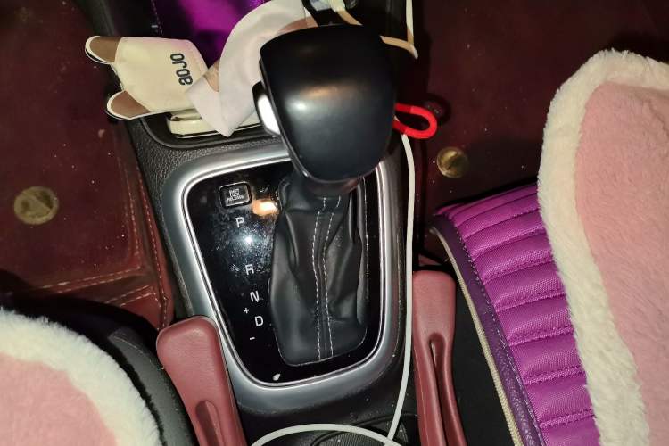 Used Kia kx1 Stonic 2019 1.4L Automatic Fun Edition China V Standard Gear Lever