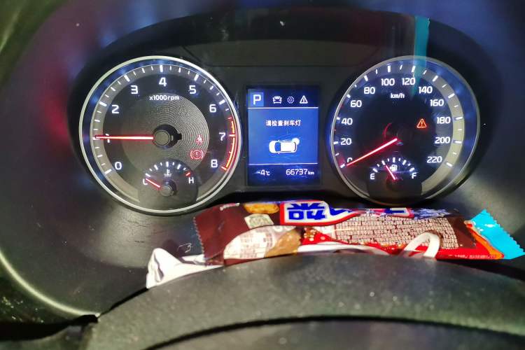 Used Kia kx1 Stonic 2019 1.4L Automatic Fun Edition China V Standard Odometer Close Up