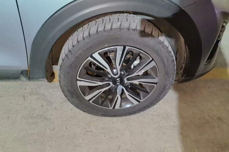 Used Kia kx1 Stonic 2019 1.4L Automatic Fun Edition China V Standard Right Front Wheel Hub