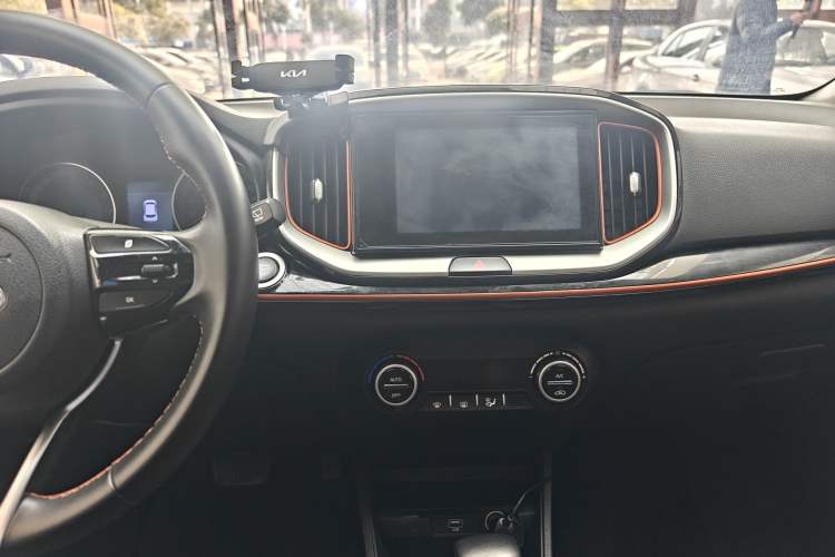 Used Kia kx1 Stonic 2019 1.4L Automatic Fun Edition China VI Audio And AC Panel